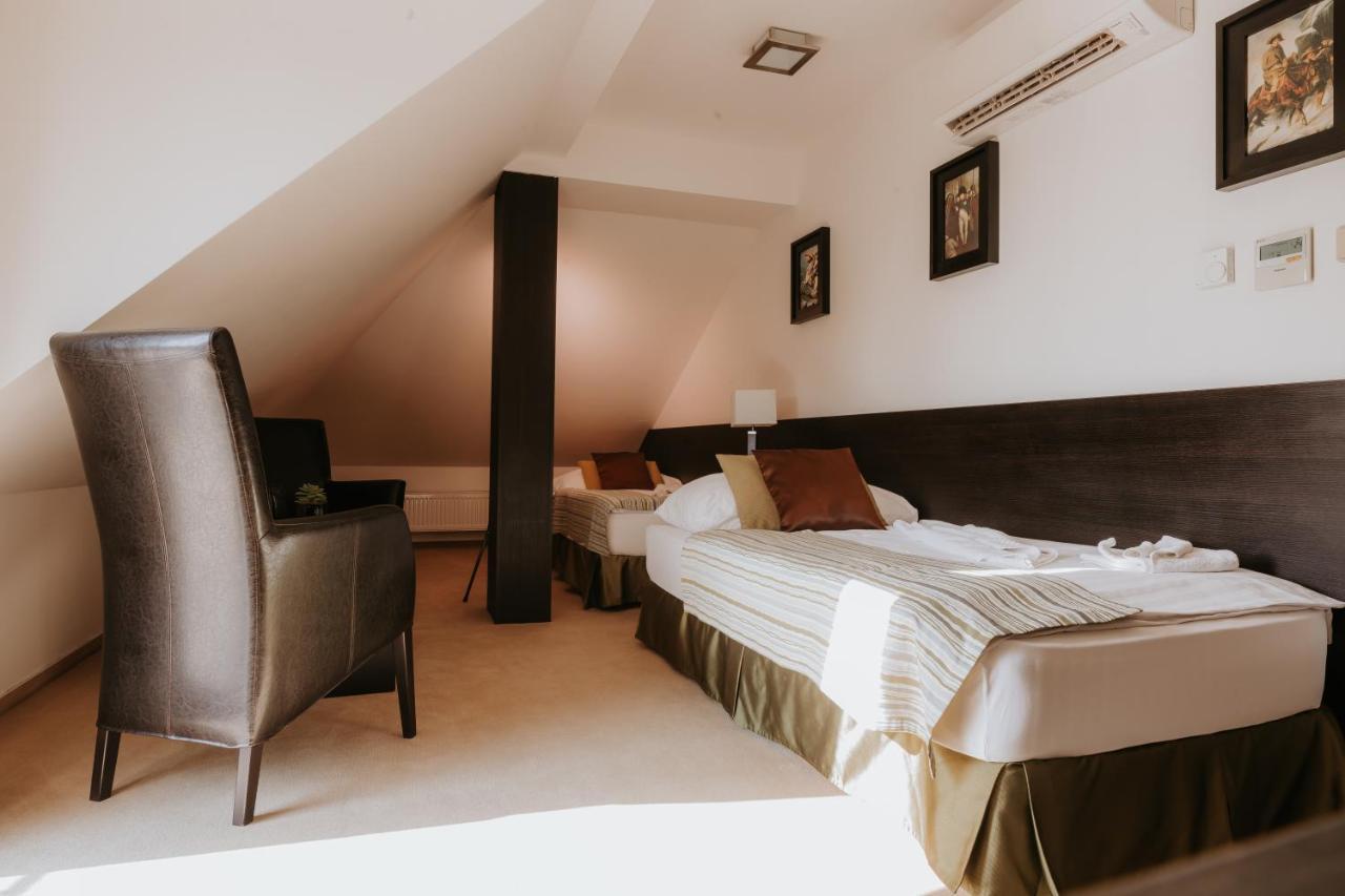 Hotel Bonaparte Kosice Luaran gambar
