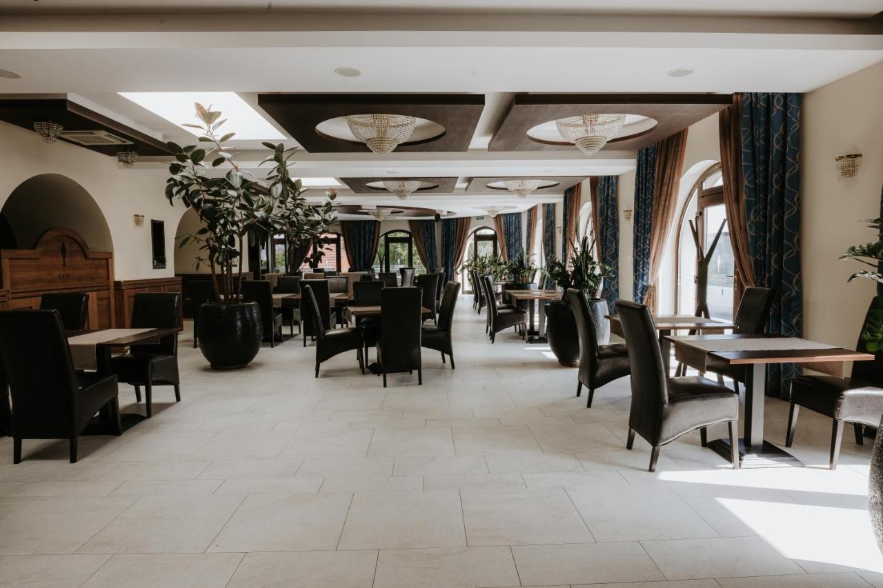 Hotel Bonaparte Kosice Luaran gambar
