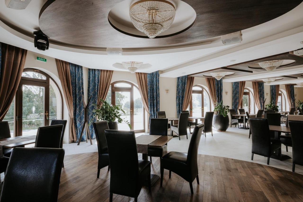 Hotel Bonaparte Kosice Luaran gambar
