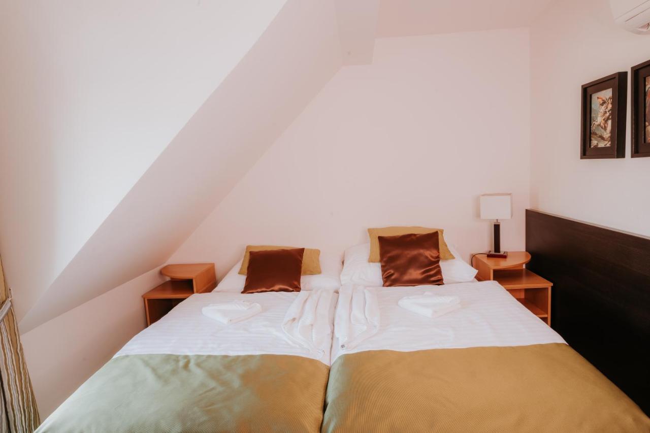 Hotel Bonaparte Kosice Luaran gambar