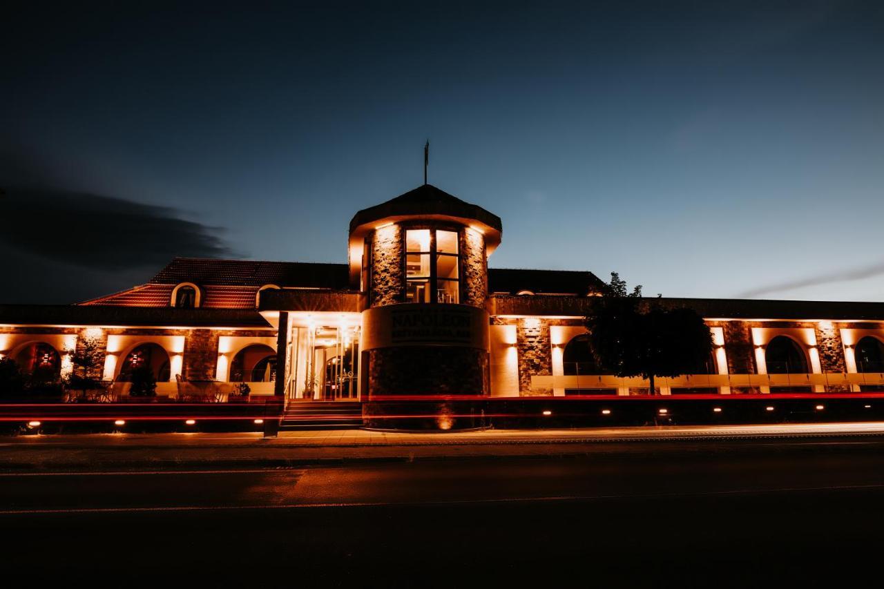 Hotel Bonaparte Kosice Luaran gambar