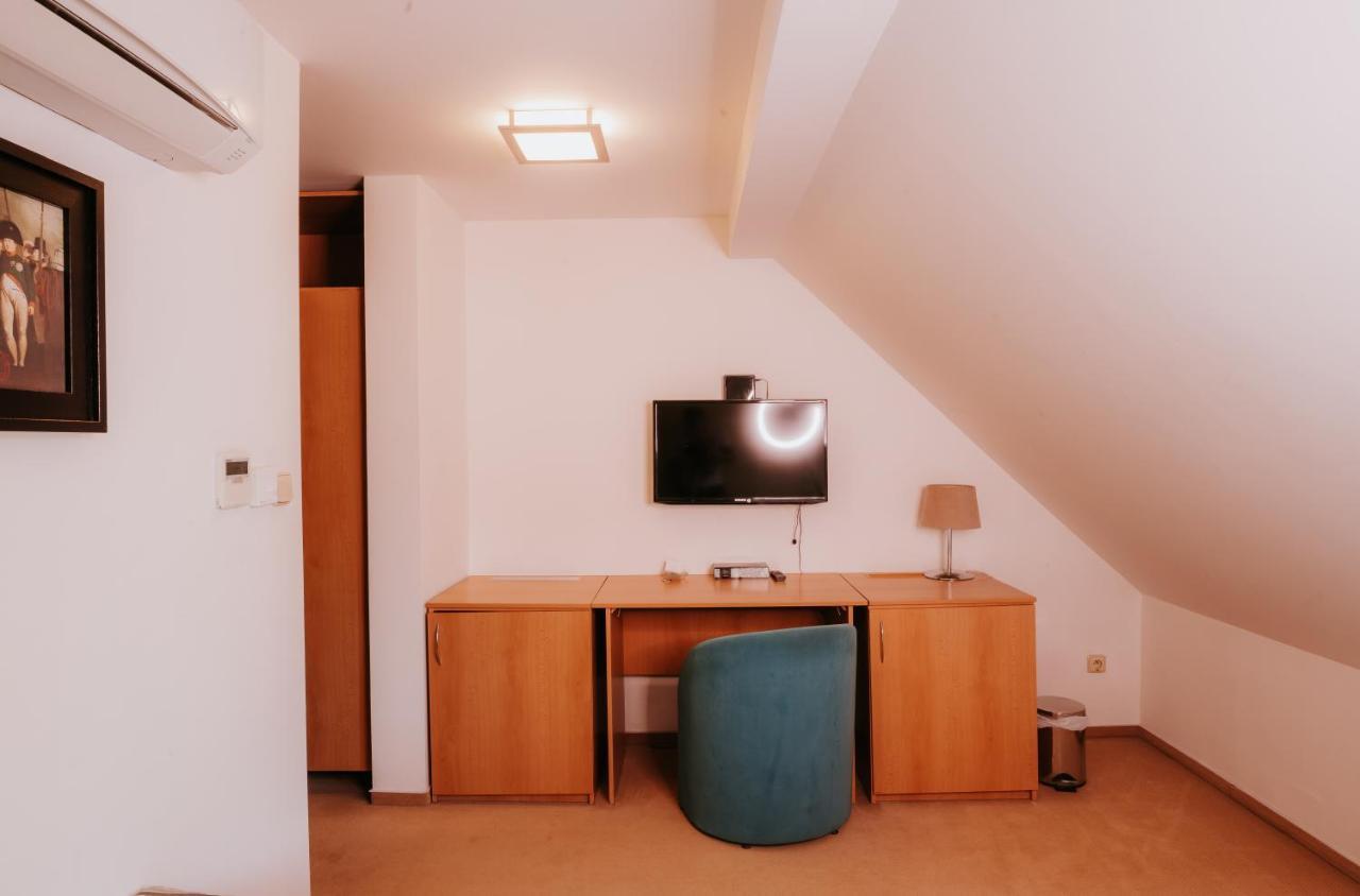 Hotel Bonaparte Kosice Luaran gambar