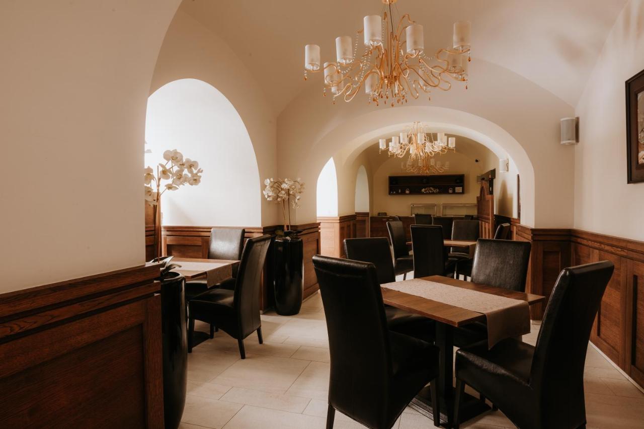 Hotel Bonaparte Kosice Luaran gambar