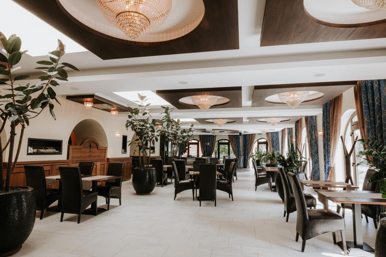 Hotel Bonaparte Kosice Luaran gambar
