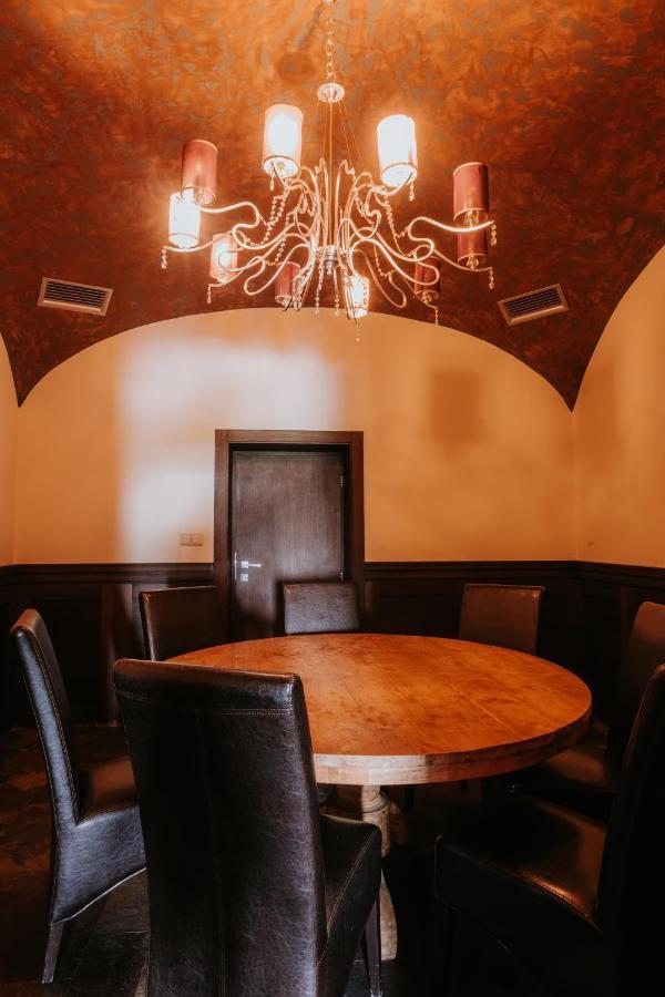 Hotel Bonaparte Kosice Luaran gambar