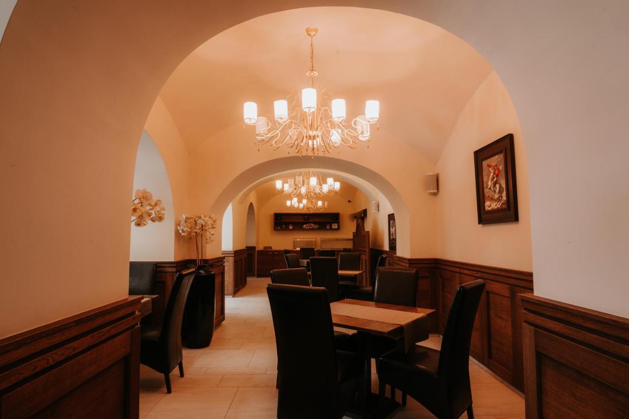Hotel Bonaparte Kosice Luaran gambar