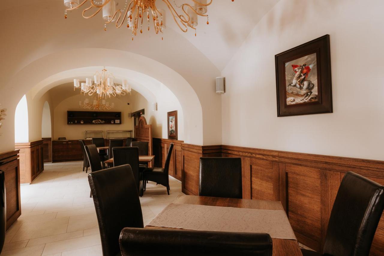 Hotel Bonaparte Kosice Luaran gambar