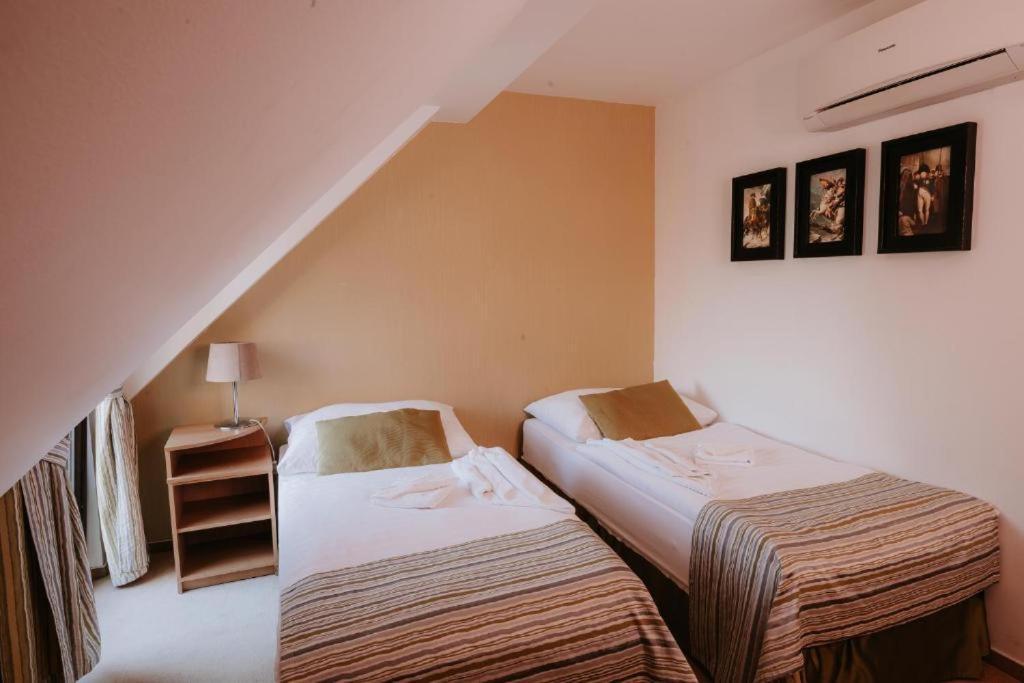 Hotel Bonaparte Kosice Luaran gambar
